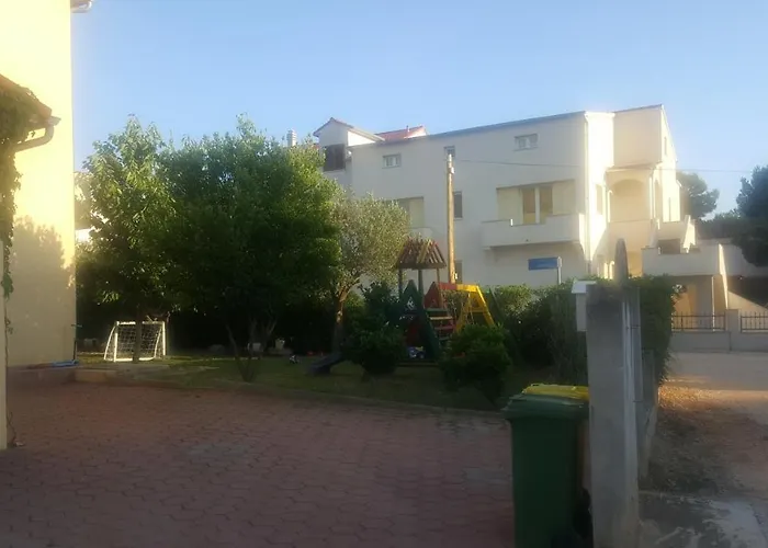 アパート For Families With Children Pakostane, Biograd - 15729 Pakoštane