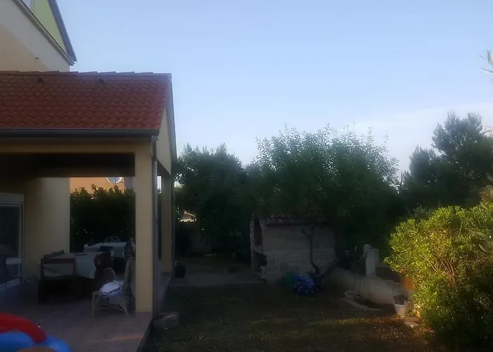 For Families With Children Pakostane, Biograd - 15729 アパート